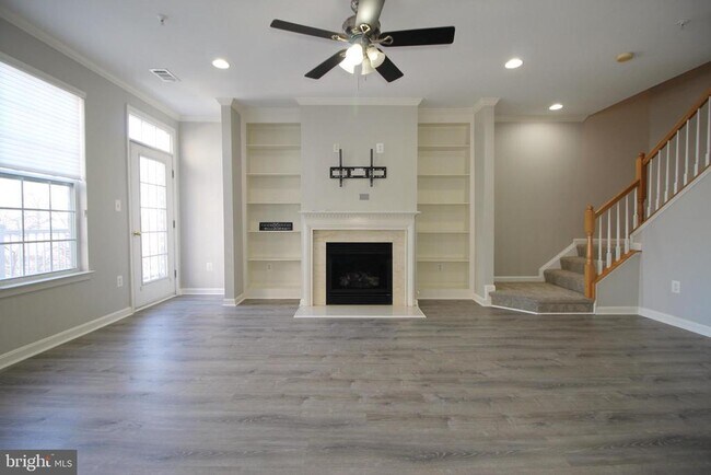 Building Photo - 2651 Park Tower Dr