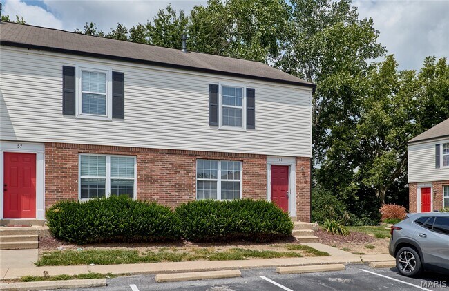 Building Photo - 61 Woodlake Ct