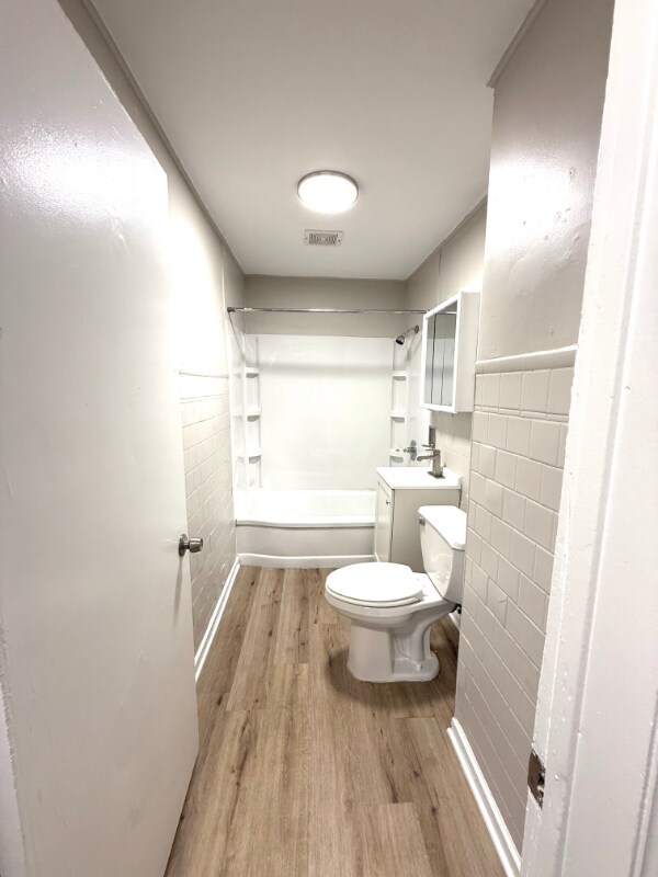 Building Photo - 3015 Clay