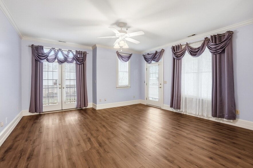 Building Photo - 1117 Park West Dr