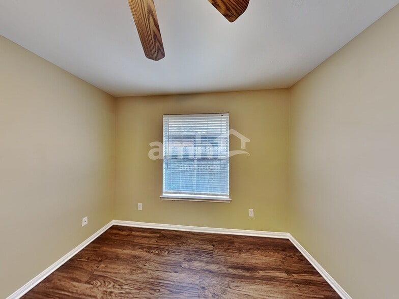 Building Photo - 409 Crimson Coast Dr