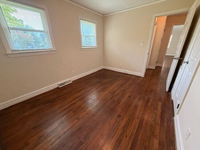 Building Photo - Cute 2 Bedroom in Taylors, SC!