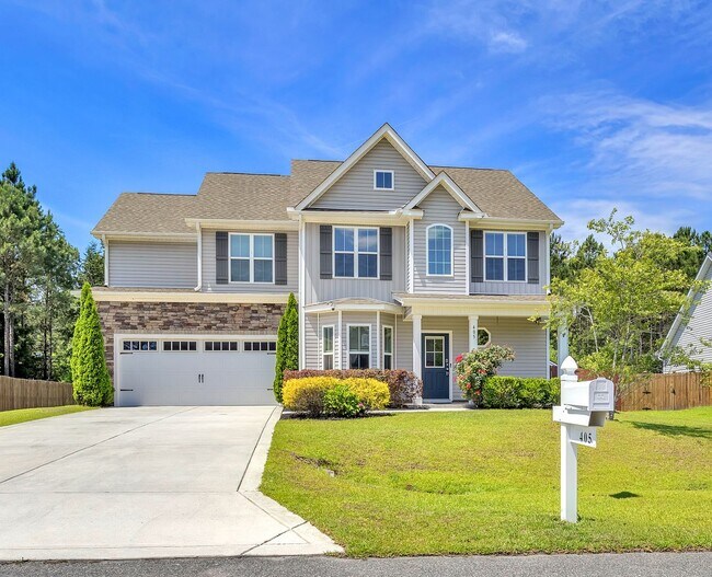 Building Photo - 4 bedroom 2.5 bathroom home close to beaches, shopping, and Marine Corps Bases.