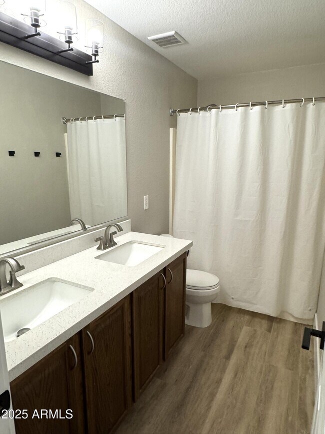 Building Photo - 3733 E Orchid Ct