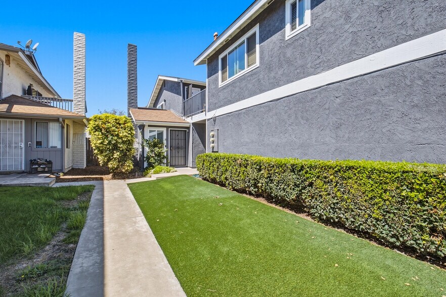 Building Photo - 3005 Jeffrey Dr