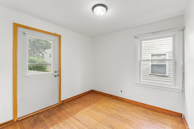 Building Photo - 470 Charlotte Ave