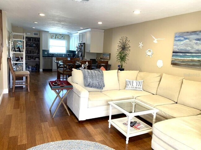 Building Photo - 4001 Gulf Dr