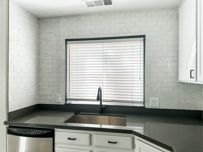 Building Photo - 1304 Calle Montery St