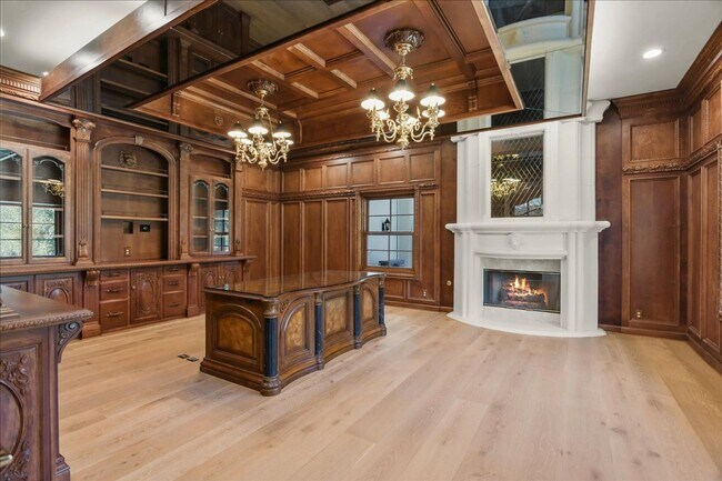 Building Photo - Luxury 10 Bedrooms, 9 Bathroom Estate for Lease in Los Gatos