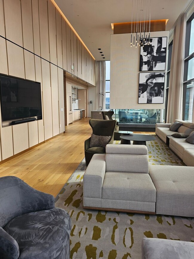 Building Photo - Luxurious High Rise Living in Convenient D...