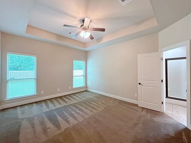 Building Photo - 4 Bedroom House In Ascension Parish with C...