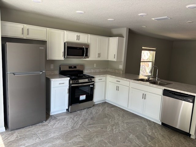 Building Photo - 611 Kingston Ave