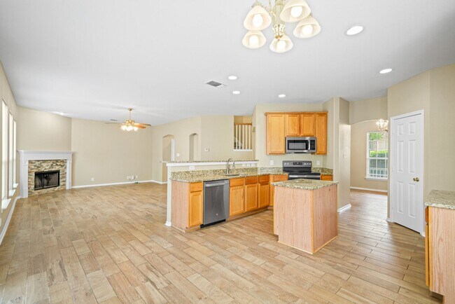 Building Photo - 137 Red Hawk Ridge