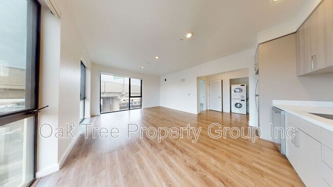 Building Photo - 532 Union St