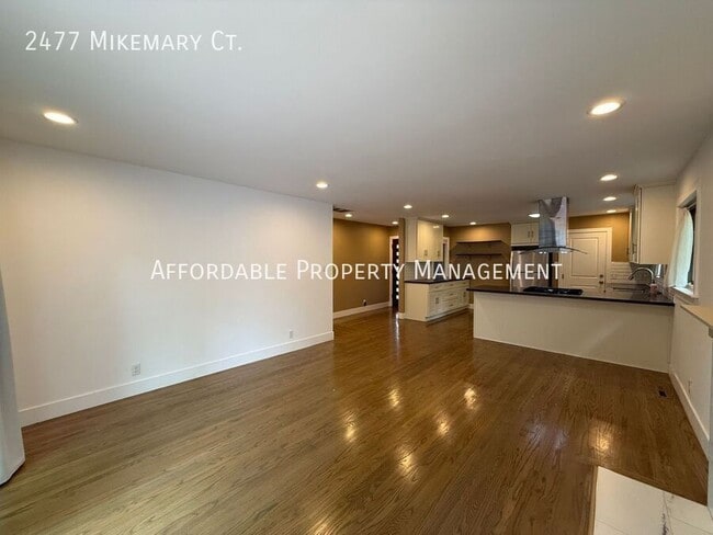 Building Photo - 2477 Mikemary Ct