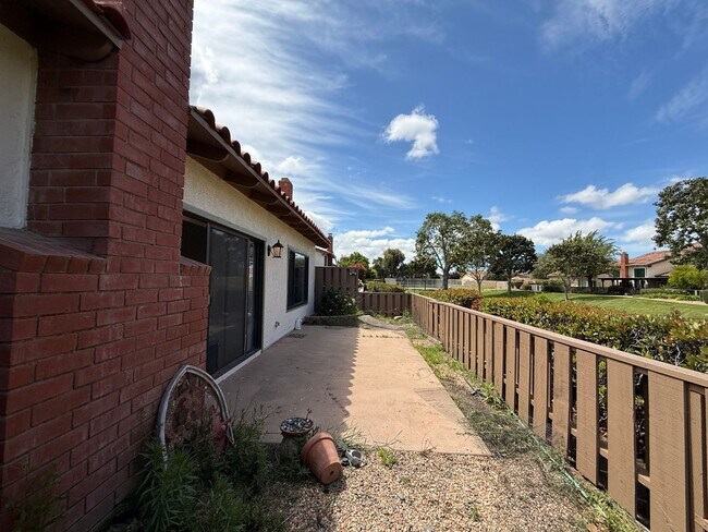 Building Photo - Beautiful Single Story Foxenwood Townhome in Orcutt with Easy Access to VSFB