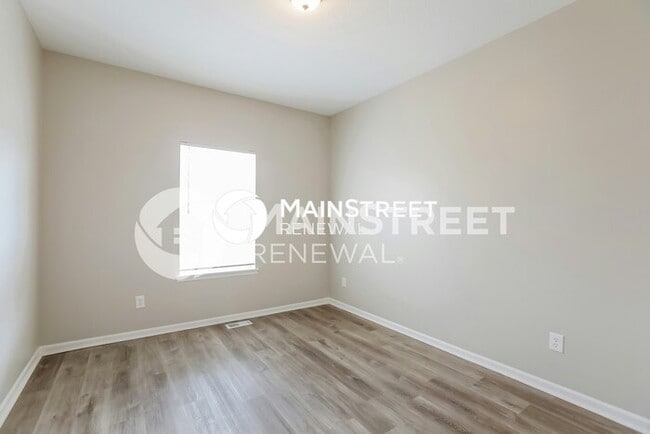 Building Photo - 5 Bedroom Pet-Friendly Home in Kansas City...