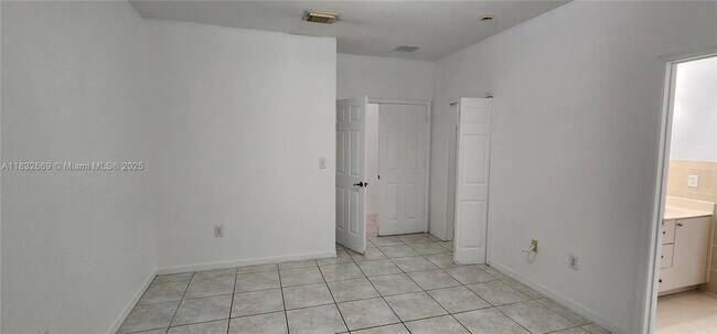 Building Photo - 14935 SW 34th St