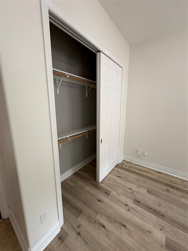 Building Photo - 3314 Thomas Kincheon St