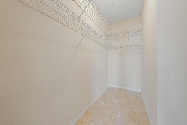 Building Photo - 216 Cypress Point Dr