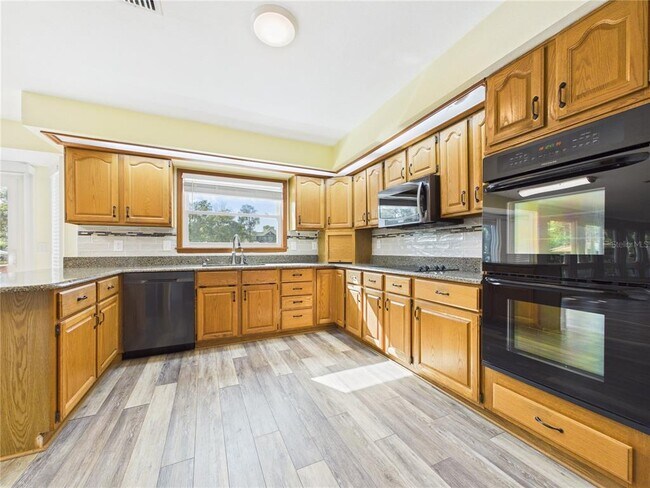 Building Photo - 11202 Winn Rd