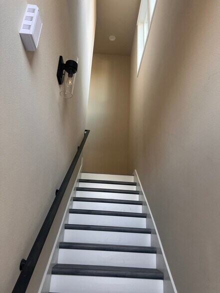 Building Photo - 11416 8th Ave S