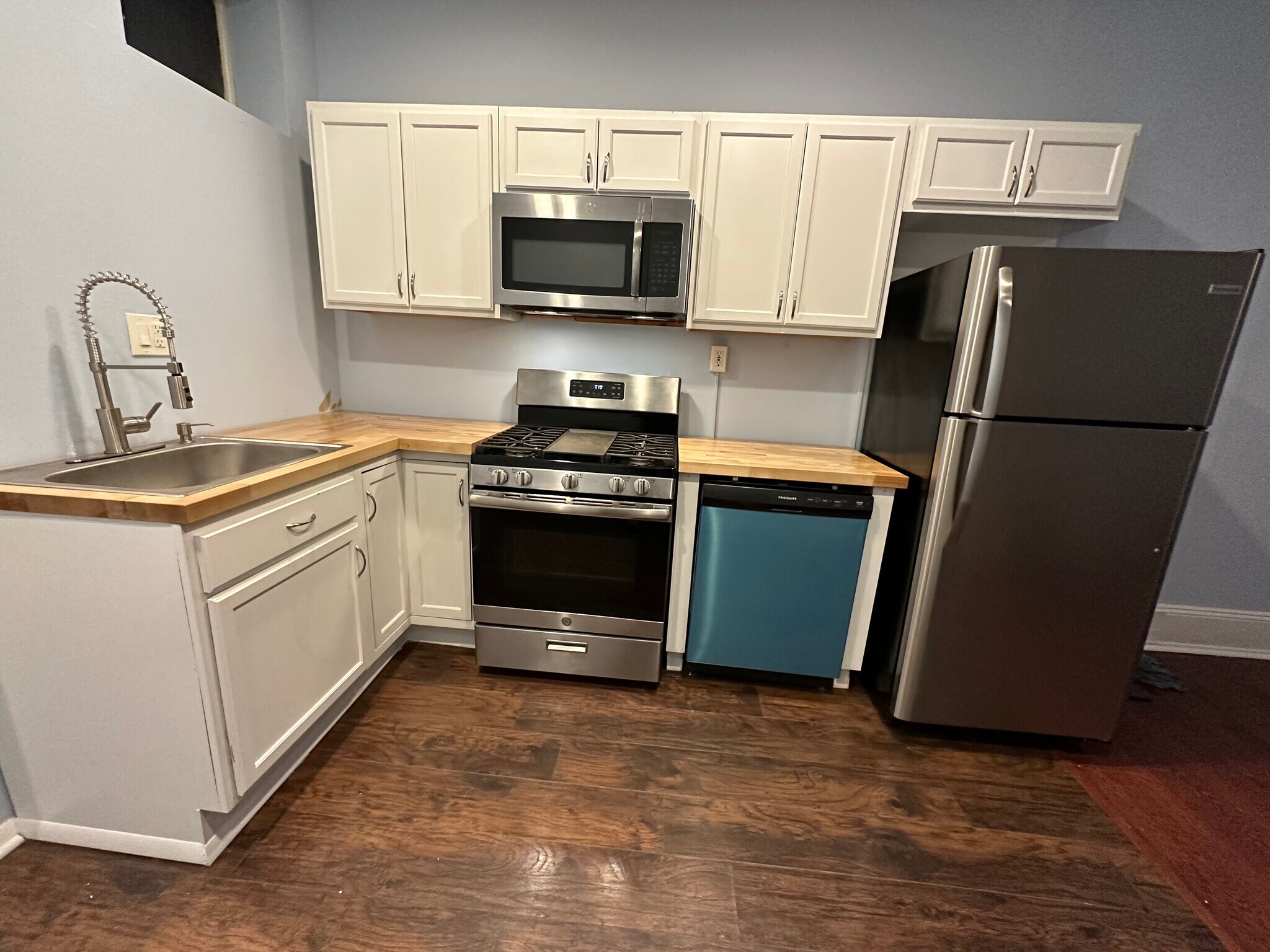 Brand-New dishwasher just installed - 751 S 22nd St