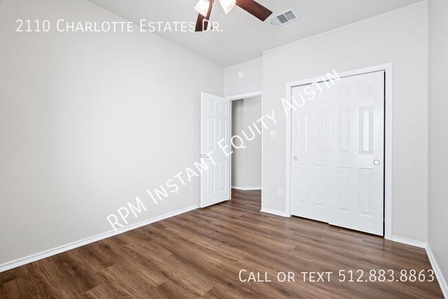 Building Photo - 2110 Charlotte Estates Dr