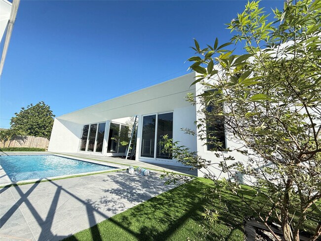 Building Photo - 12245 SW 29th Terrace