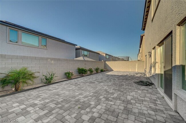 Building Photo - 624 Stone Hammer Ave