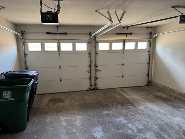 Building Photo - 13123 Chipman Glen Dr