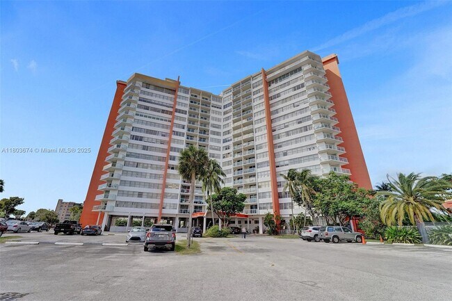 Building Photo - 1301 NE Miami Gardens Dr