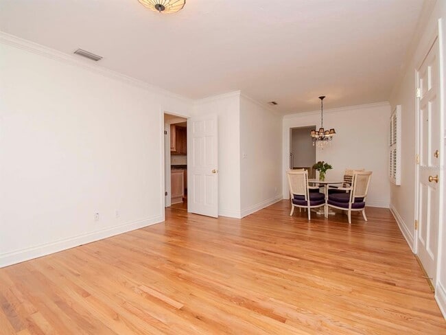 Building Photo - 2607 W Jetton Ave