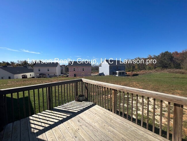 Building Photo - Newer Construction in Vinton with Incredible Mountain Views and  Attached Garage