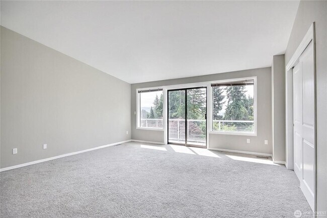 Building Photo - 5406 122nd Ave E