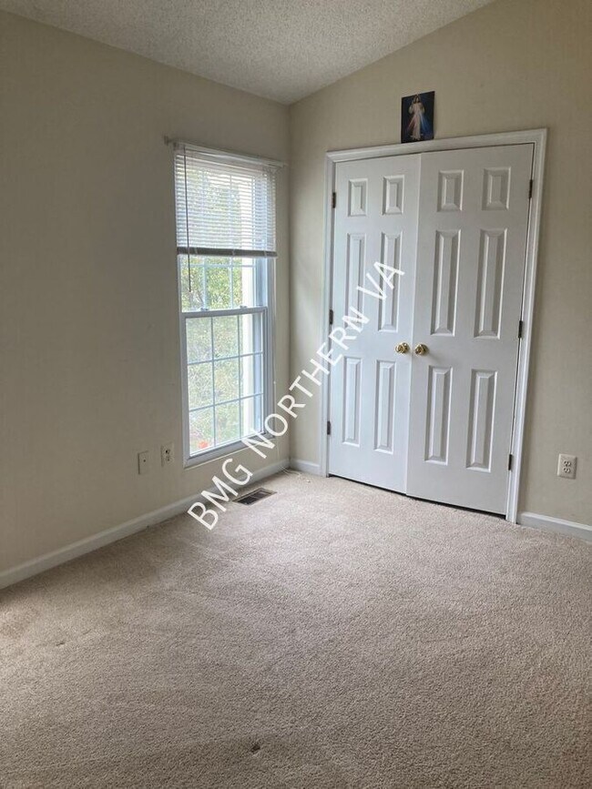 Building Photo - 3045 Madden Ct