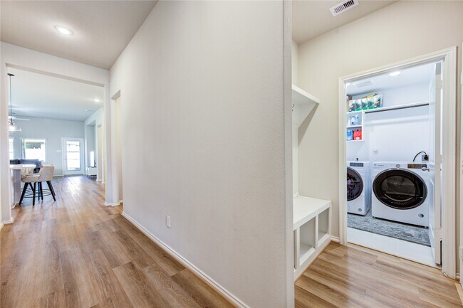 Building Photo - 31416 Cedar Elm Trl