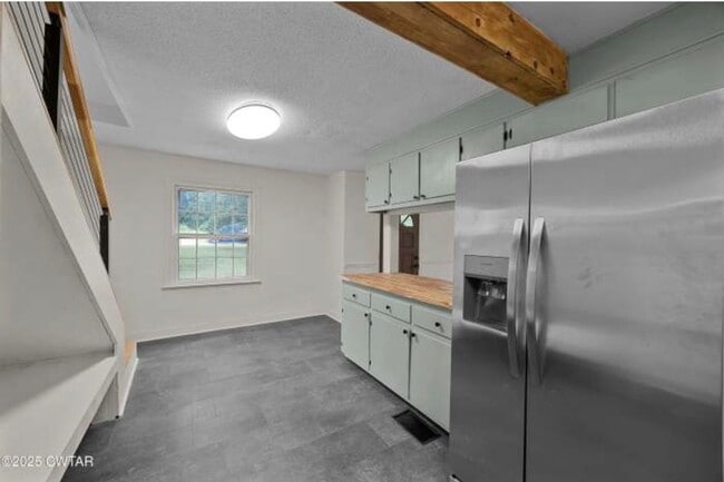 Building Photo - New Listing