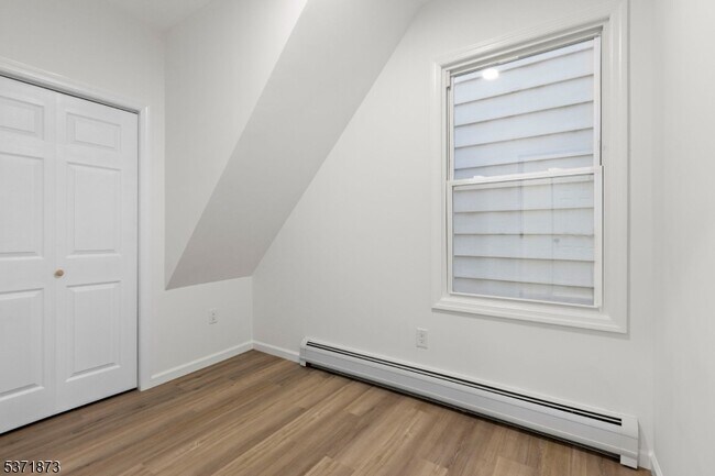 Building Photo - 325 N 7th St