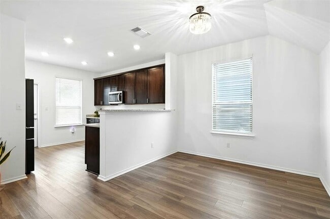 Building Photo - 420 Black Alder St
