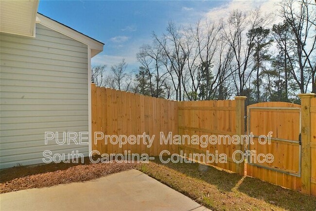 Building Photo - 215 Northwood St