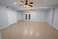 Building Photo - 800 N San Jacinto St