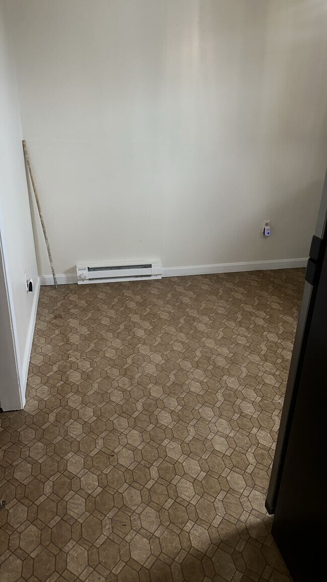 Building Photo - 399 Alden St