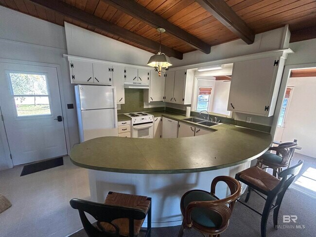 Building Photo - 11656 -A Magnolia St