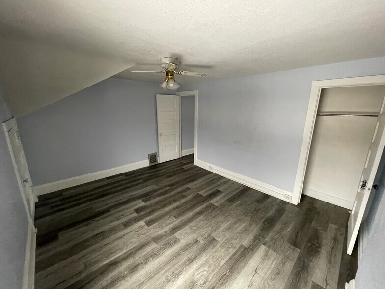 Building Photo - 961 87th Ave W