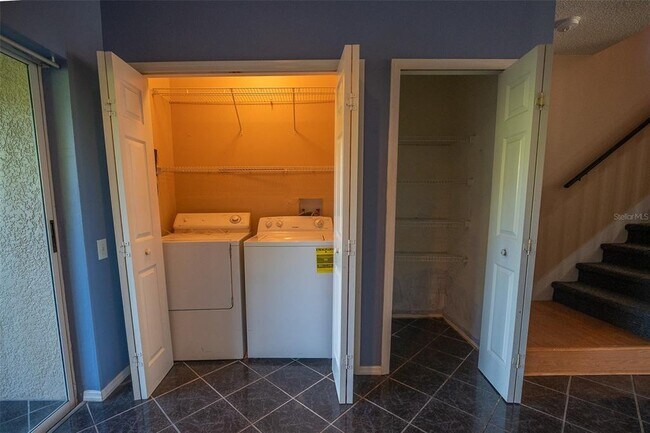 Building Photo - 1250 Redondo Way