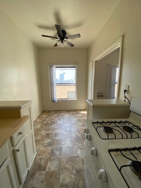Floorplan - 320 S. Manhattan Place