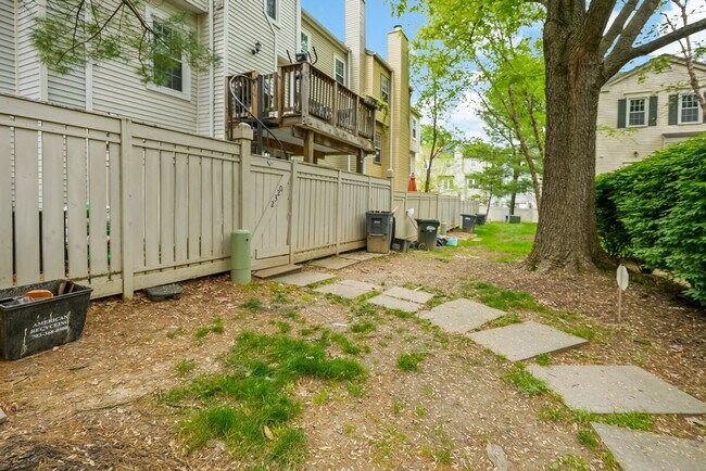 Building Photo - 11850 Sunrise Valley Dr