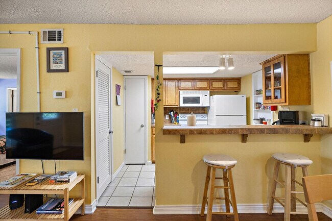 Building Photo - 2204 Trailside Dr