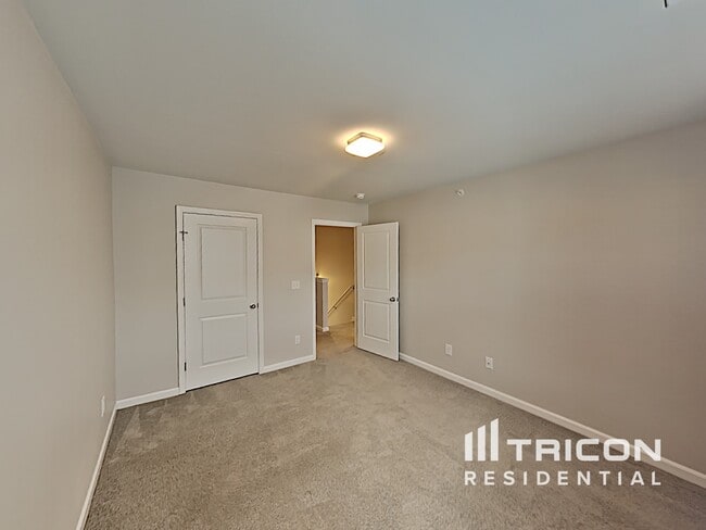 Building Photo - 409 Riverwood Ct